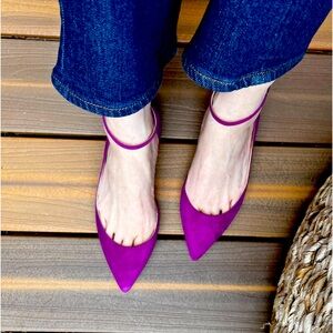 Jimmy Choo ROSA FLAT Suede Pointy Toe Pumps with Clip on Pom Poms size EU37.5